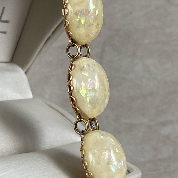 VTG Coro Pegasus Cream Peach Confetti Lucite Cabachon Bracelet - Picture 8 of 13